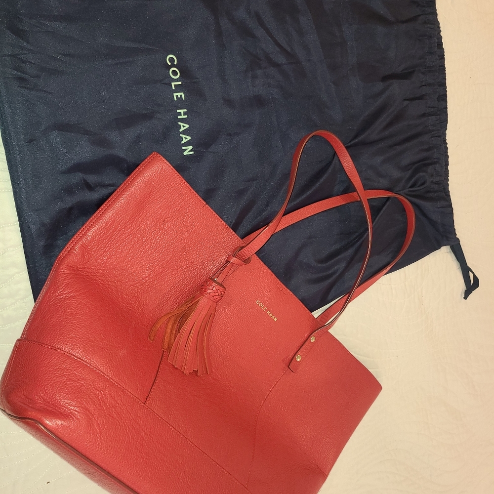 Handbag - Picture 2 of 3